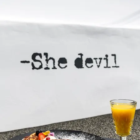 アパートホテル She Mykonos - The Residency