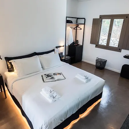 She Mykonos - The Residency מלון דירות 4*